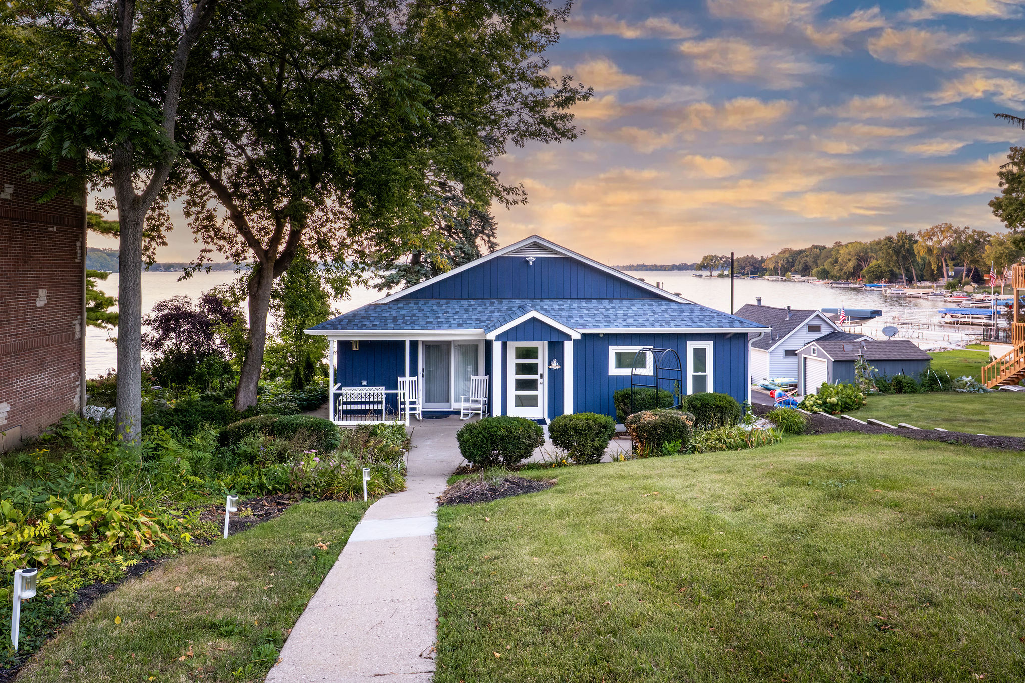 Holiday and Seasonal Savings at Chain O’ Lakes Vacation Rentals - VISITLC10