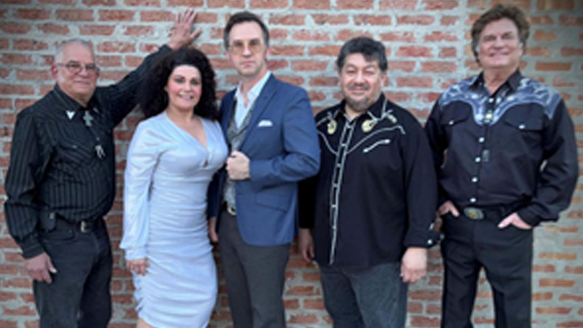 Concert Featuring JP & Jenny and The Flames in Highland Park