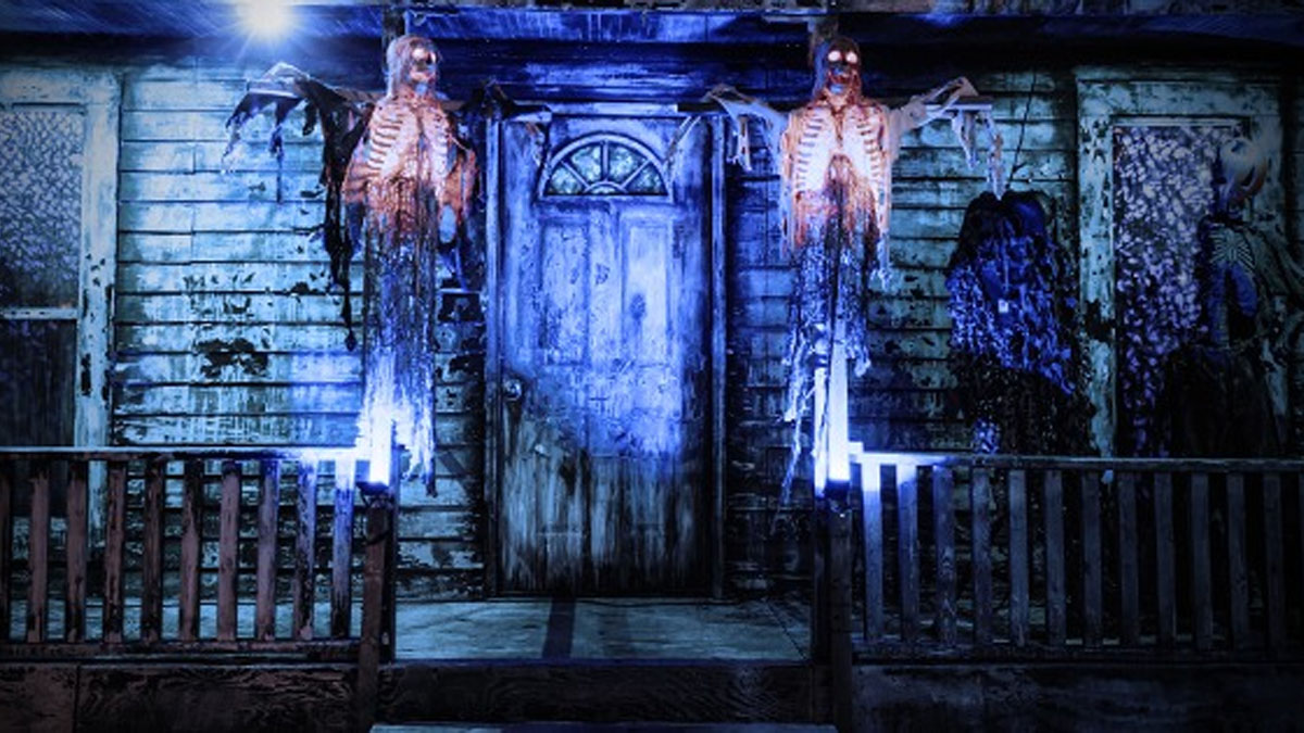 Terror Awakens Opening Show at Realm of Terror 
