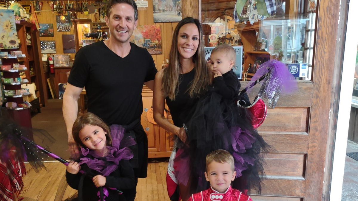 October Days in Historic Downtown Long Grove