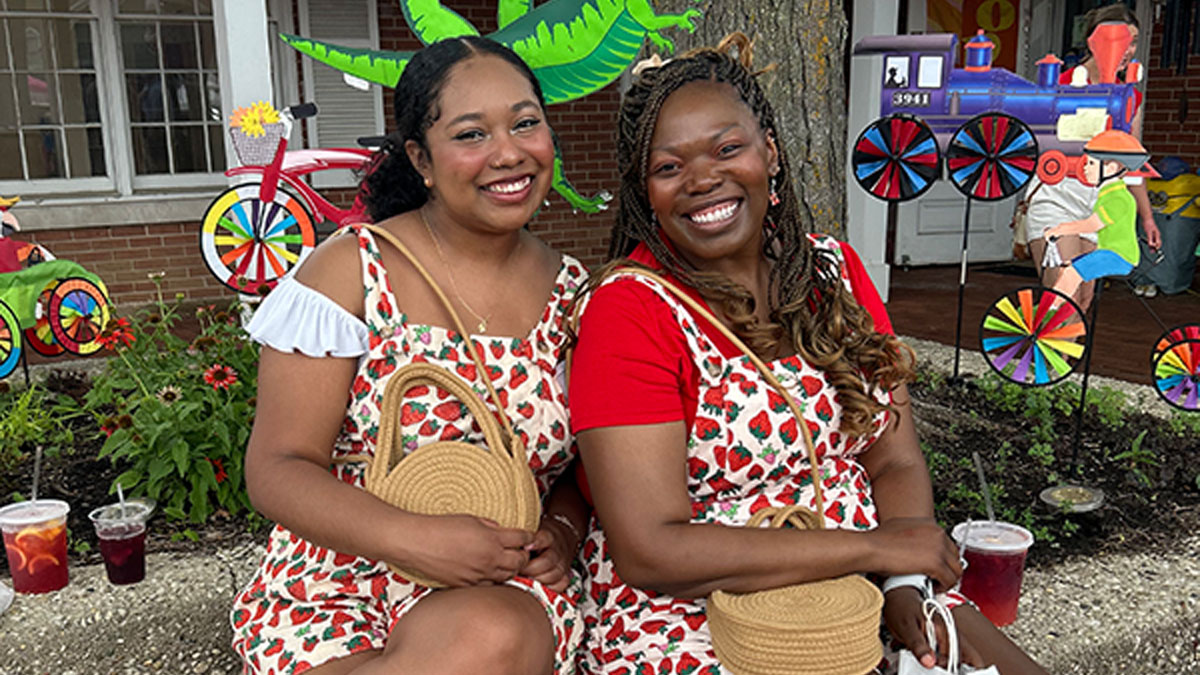 Strawberry Fest Takes Over Long Grove!